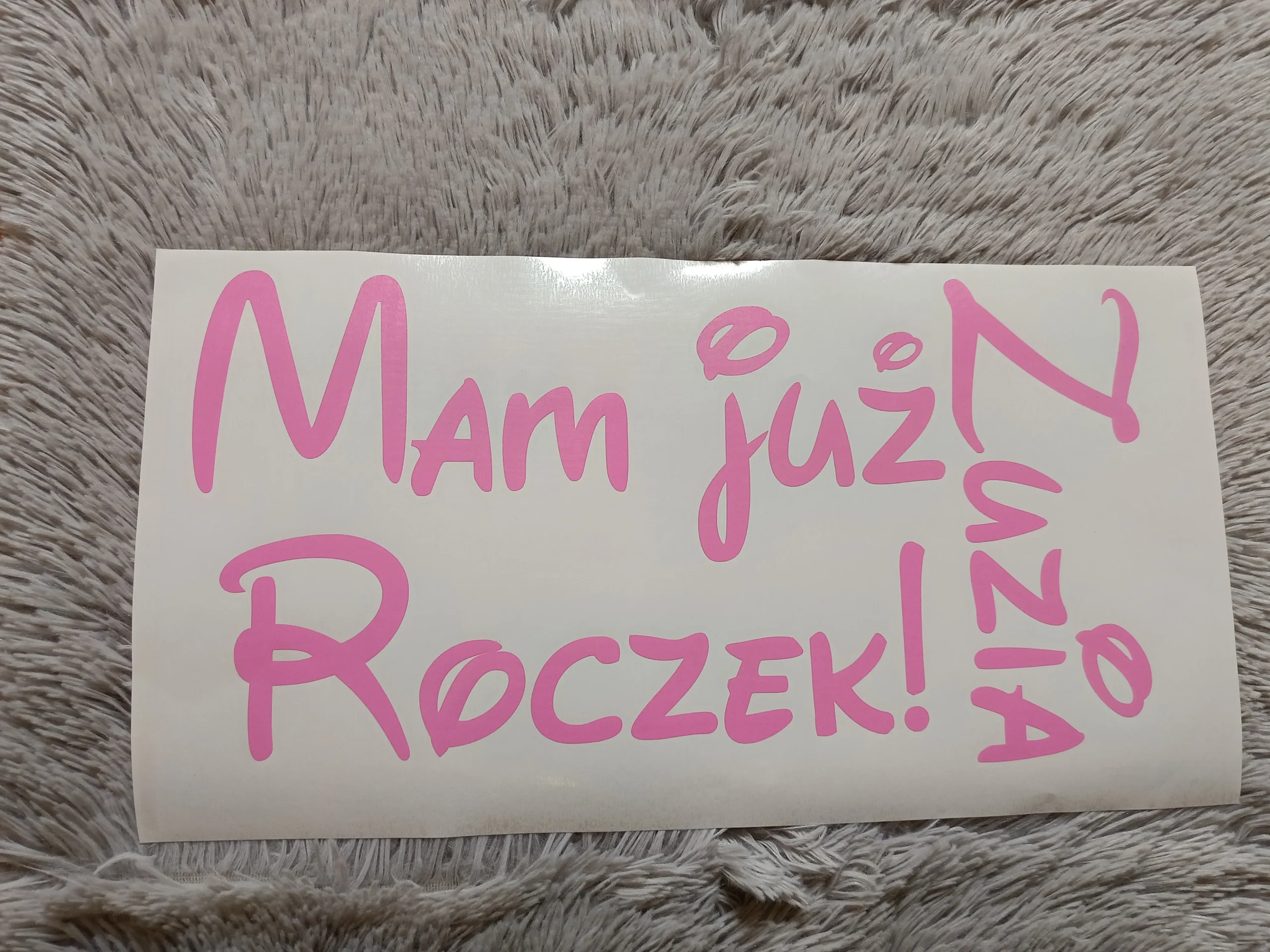 NAKLEJKA MAM JUŻ ROCZEK + IMIĘ - KOLORY DO WYBORU - NAKLEJKA NAPIS NA TABLICĘ POWITALNĄ LUB ŚCIANKĘ - NA003 - obrazek 3